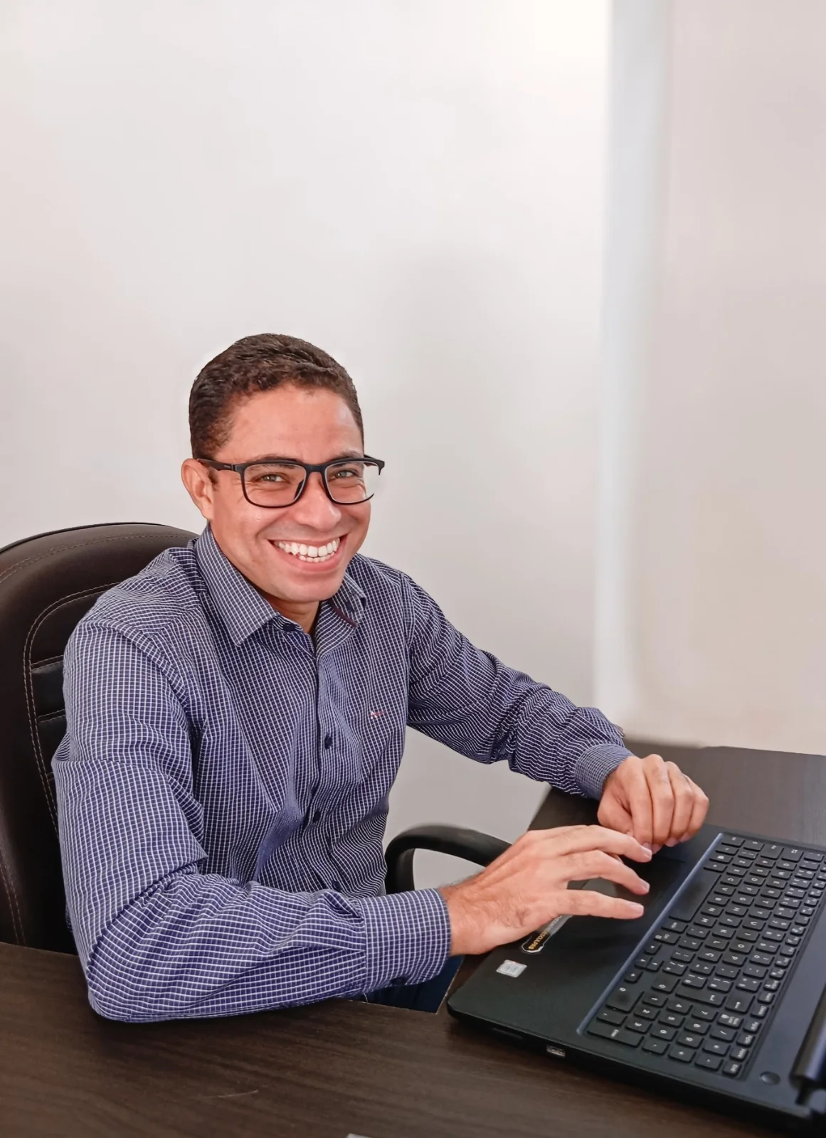 Laércio Nascimento, contador em Porto Seguro